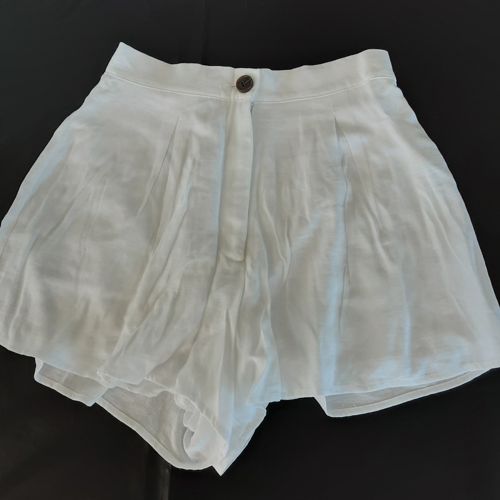 Francesca's 499 Women's Junior Shorts White Flowy Lined Sz XS  NWT Button/Zipper